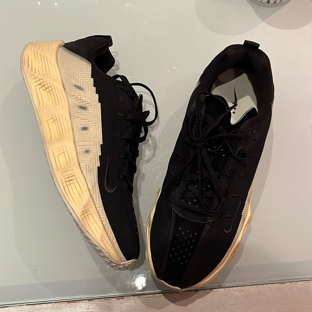 Nike Ava Rover sneaker size 7 , 25cm